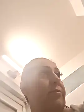 AvaLloyd online show from 17, 10, 2025