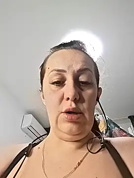 Snapshot of AvaLloyd chatting on 5, 2, 2026 AvaLloyd online show from 5, 2, 2026