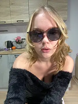 Snapshot of Little_Forest_ELF chatting on 14, 3, 2025 Little Forest ELF online show from 14, 3, 2025