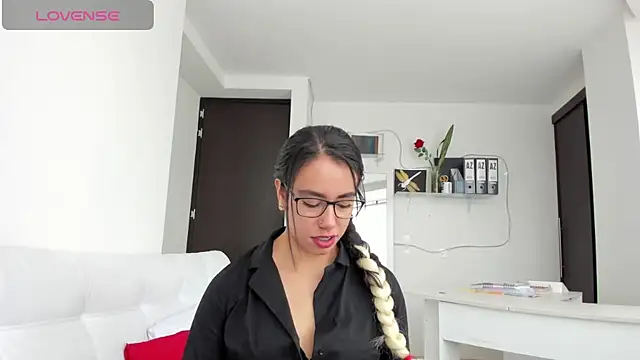 Snapshot of susana_monroy chatting on 23, 2, 2026 susana monroy online show from 23, 2, 2026