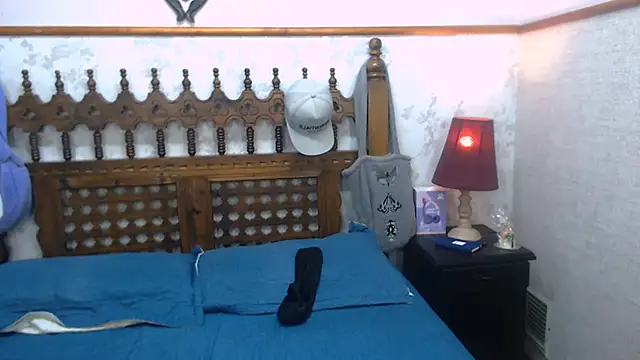 Snapshot of MilanZaire chatting on 2, 3, 2025 MilanZaire online show from 2, 3, 2025