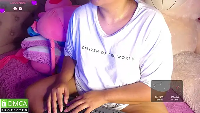 Snapshot of KittyHot20 chatting on 4, 12, 2025 KittyHot20 online show from 4, 12, 2025