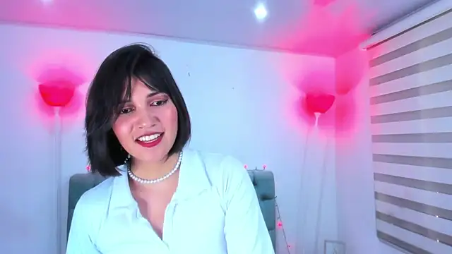 Snapshot of lina_bedoya_ chatting on 15, 1, 2025 lina bedoya online show from 15, 1, 2025