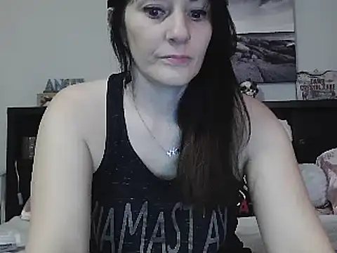 CrystalLakeXO online show from 10, 3, 2025