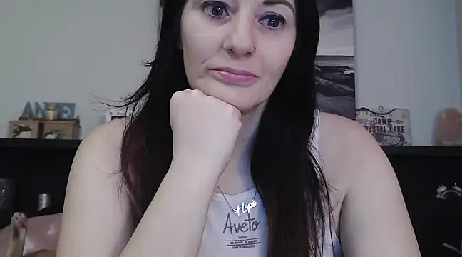 CrystalLakeXO online show from 18, 3, 2025