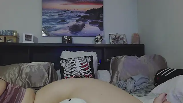 CrystalLakeXO online show from 18, 9, 2025