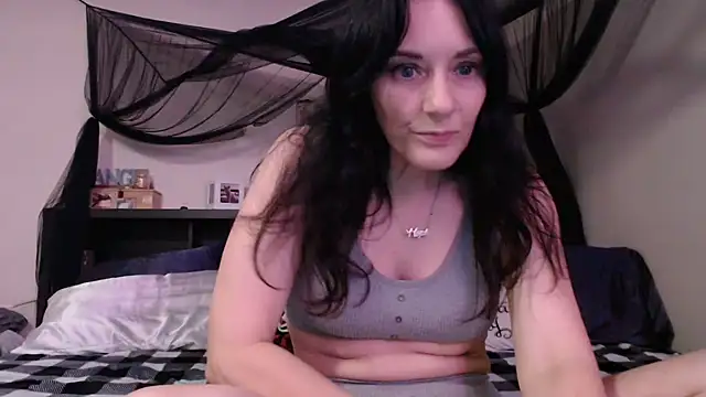 Snapshot of CrystalLakeXO chatting on 23, 7, 2026 CrystalLakeXO online show from 23, 7, 2026