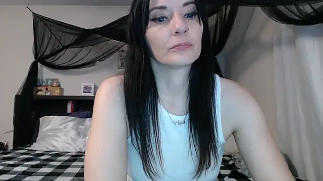 Snapshot of CrystalLakeXO chatting on 24, 7, 2026 CrystalLakeXO online show from 24, 7, 2026