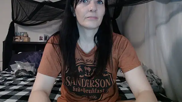 Snapshot of CrystalLakeXO chatting on 25, 7, 2026 CrystalLakeXO online show from 25, 7, 2026