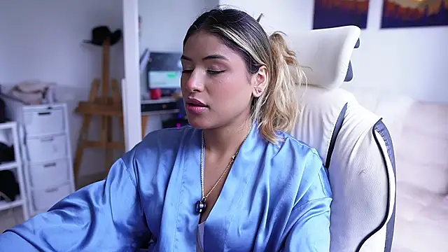 SaraParisi online show from 21, 2, 2025