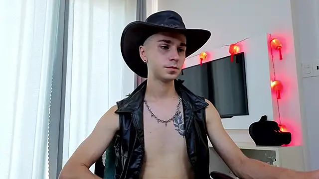 Joseph  Quinn online show from 12, 4, 2026