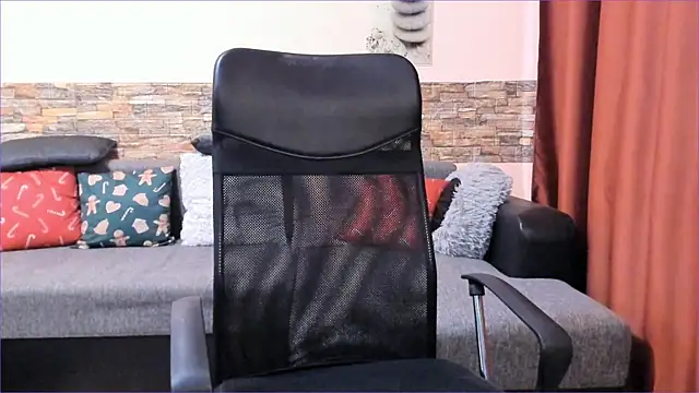 HotHunkTrainer online show from 12, 1, 2025