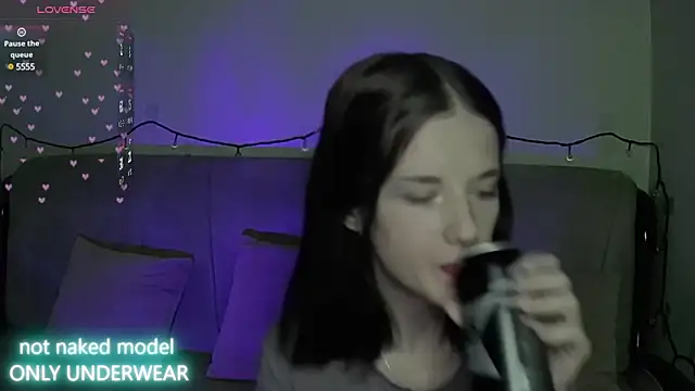 Snapshot of Miya_Dream_UKR chatting on 18, 12, 2024 Miya Dream UKR online show from 18, 12, 2024