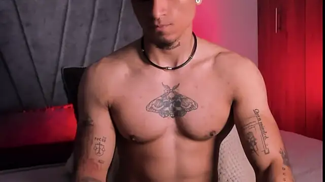 Snapshot of Thomas_Fit1 chatting on 4, 10, 2025 Thomas Fit1 online show from 4, 10, 2025