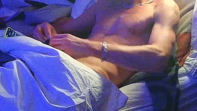 Snapshot of YouLikeBigDick9 chatting on 14, 3, 2025 YouLikeBigDick9 online show from 14, 3, 2025