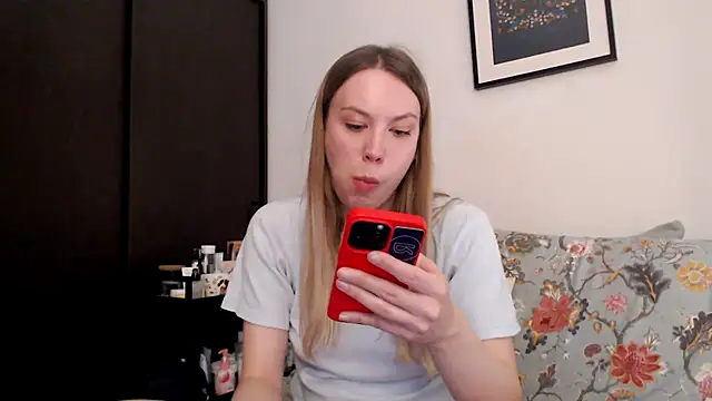 Snapshot of Scarlettford chatting on 29, 3, 2026 Scarlettford online show from 29, 3, 2026