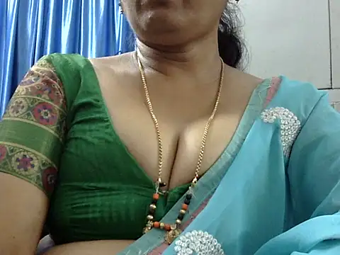 Snapshot of Vijji-telugu chatting on 18, 9, 2025 Vijji-telugu online show from 18, 9, 2025
