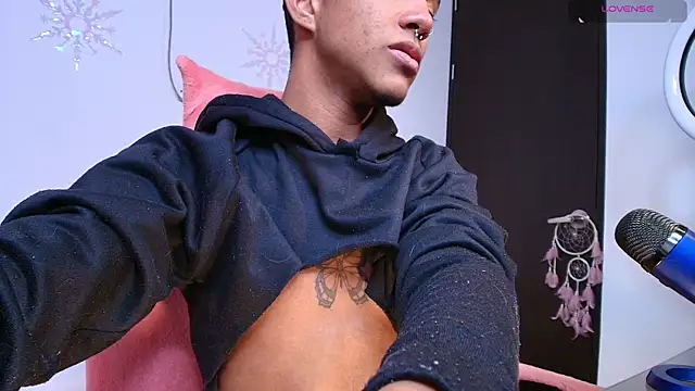 Snapshot of Palo_santo chatting on 15, 2, 2025 Palo santo online show from 15, 2, 2025