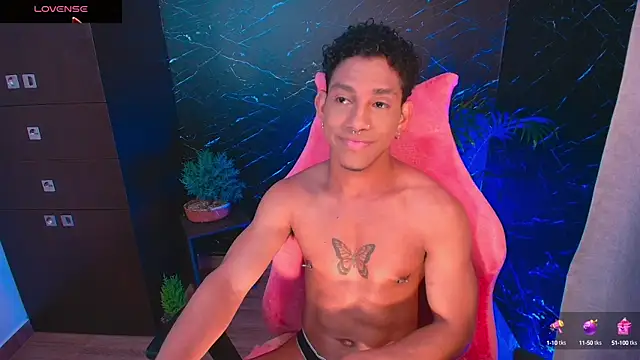 Snapshot of Palo_santo chatting on 12, 10, 2025 Palo santo online show from 12, 10, 2025