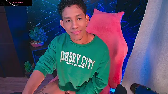 Snapshot of Palo_santo chatting on 13, 10, 2025 Palo santo online show from 13, 10, 2025