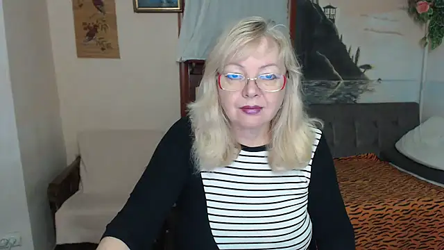 EvelynLoveShy online show from 26, 11, 2025