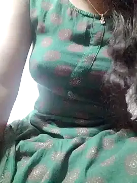 rituporna2004 online show from 28, 1, 2025