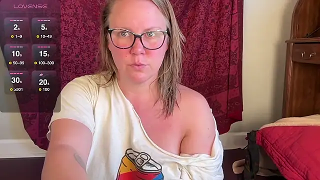 GlitterKitty108 online show from 28, 11, 2025