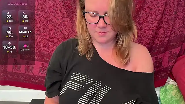 GlitterKitty108 online show from 5, 7, 2026