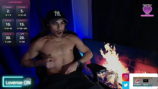 sexyboycolombi4 online show from 17, 2, 2026