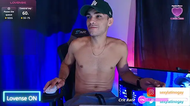 Snapshot of sexyboycolombi4 chatting on 3, 8, 2026 sexyboycolombi4 online show from 3, 8, 2026