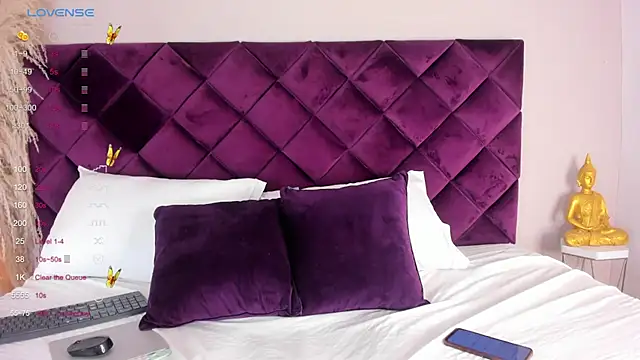 EmmilyCollson online show from 4, 3, 2025