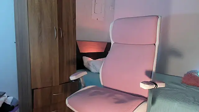 Carolinarossees online show from 31, 1, 2025