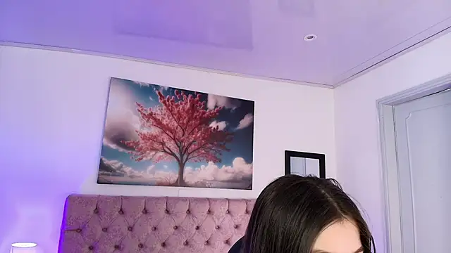 Julianaa Castro  online show from 26, 11, 2025