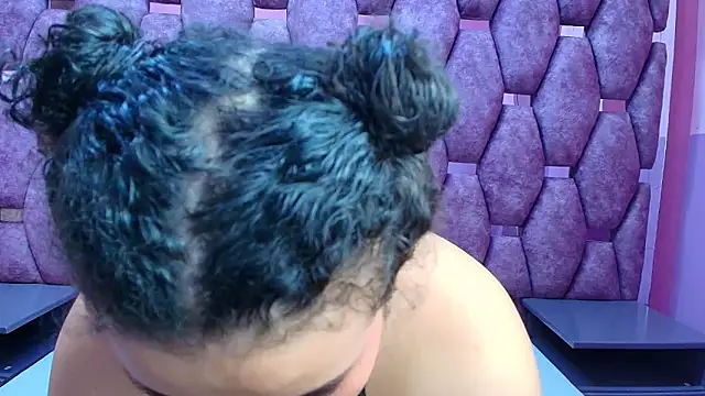 Snapshot of AlaSmith chatting on 9, 4, 2026 AlaSmith online show from 9, 4, 2026