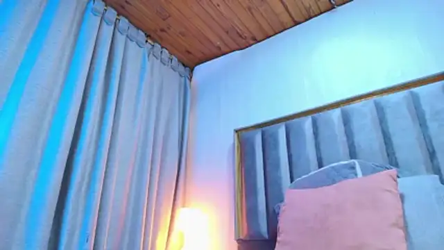 Snapshot of Eda_Bonne chatting on 6, 4, 2026 Eda Bonne online show from 6, 4, 2026