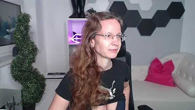 Snapshot of AnnikaRose chatting on 16, 3, 2025 AnnikaRose online show from 16, 3, 2025