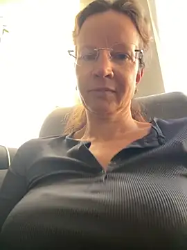 Snapshot of AnnikaRose chatting on 29, 9, 2025 AnnikaRose online show from 29, 9, 2025