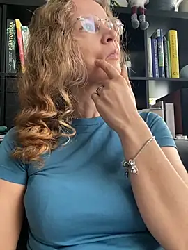 Snapshot of AnnikaRose chatting on 1, 10, 2025 AnnikaRose online show from 1, 10, 2025