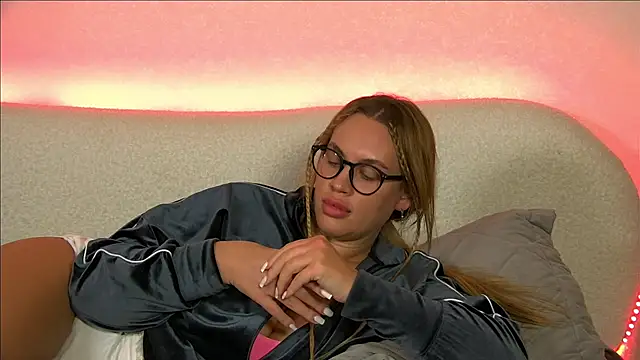 MariaNeumann online show from 22, 1, 2025