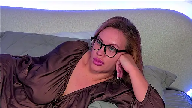 MariaNeumann online show from 5, 2, 2025