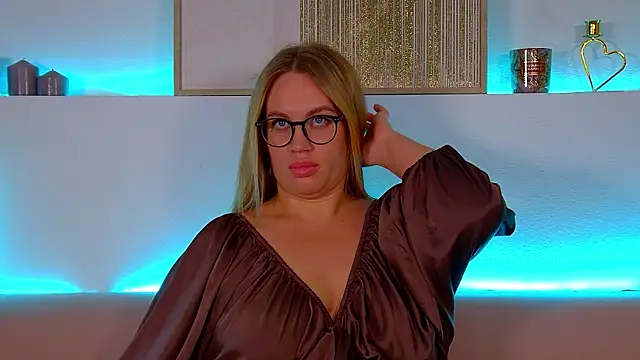 MariaNeumann online show from 2, 3, 2025