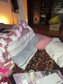 giuli zerozero online show from 8, 10, 2025