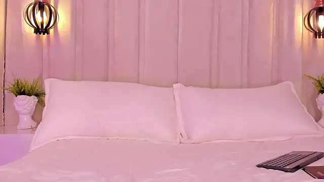 bonniekim  online show from 8, 3, 2025