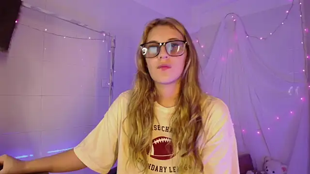 Giia paiige18 online show from 5, 11, 2025