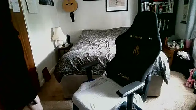 Hairy Guy30 online show from 17, 10, 2025