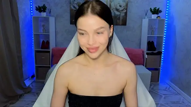 EmmyMills online show from 7, 6, 2026