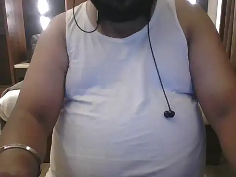 Hunk-Hand6 online show from 12, 10, 2025