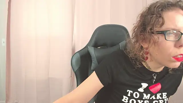 Snapshot of SaraDesirexo chatting on 30, 9, 2025 SaraDesirexo online show from 30, 9, 2025