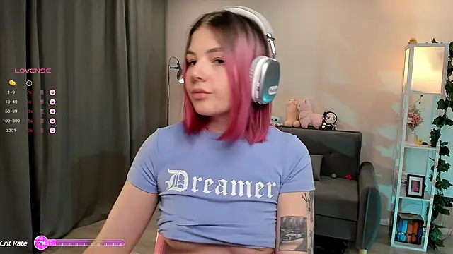 Snapshot of AnnaTrueno chatting on 2, 3, 2025 AnnaTrueno online show from 2, 3, 2025