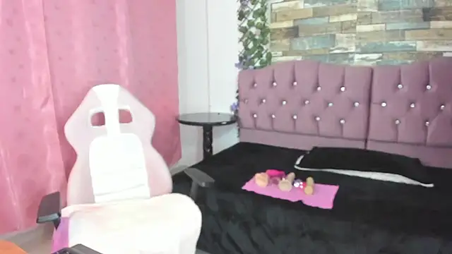 elizabeth mature23 online show from 7, 12, 2024